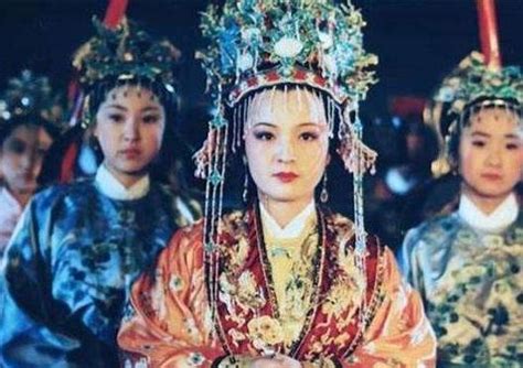 揭秘：清宫嫔妃是怎么度过一天的-读历史网