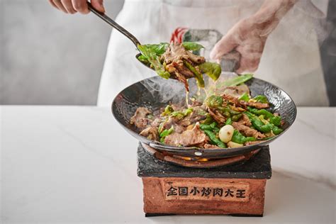一年卖出百万份的“费大厨辣椒炒肉” - 探店 - 新湖南