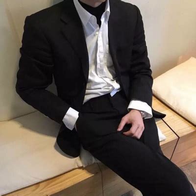非主流纯白西装男生头像