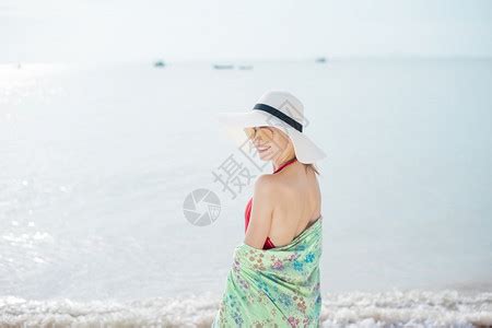 美女熊黛林穿泳装图片