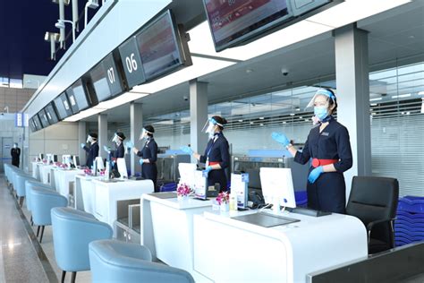 民生 _ 上海虹桥机场T1航站楼全面启用：从值机到登机全程自助刷证、刷脸通行