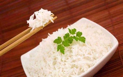 面条和米饭哪个更易发胖_原味汤粉