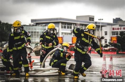 贵州省举办2020年消防救援队伍全员岗位练兵比武竞赛 - 当代先锋网 - 要闻