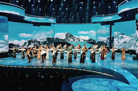 2023年康巴卫视跨年歌会《趁现在》丁增旺索DIG_腾讯视频