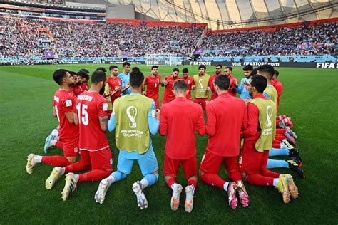 世界杯揭幕战卡塔尔vs厄瓜多尔：首战人情世故握手言和？