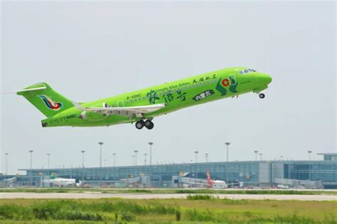 中国商飞ARJ飞机第105架机成功首飞 - 中国民用航空网