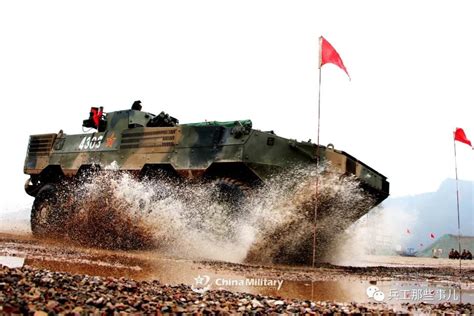 中国陆军“大八轮”——ZBL-08型轮式步兵战车__凤凰网