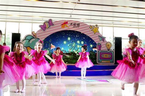 小学六一儿童节节目 五年级10班 舞蹈《天使》
