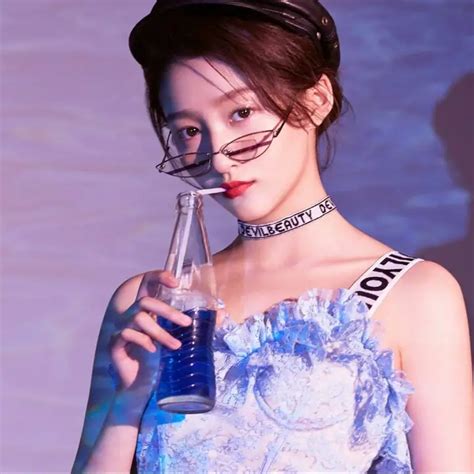 关晓彤写真古风头像女生