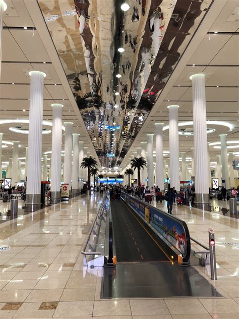 迪拜国际机场_华升富士达电梯