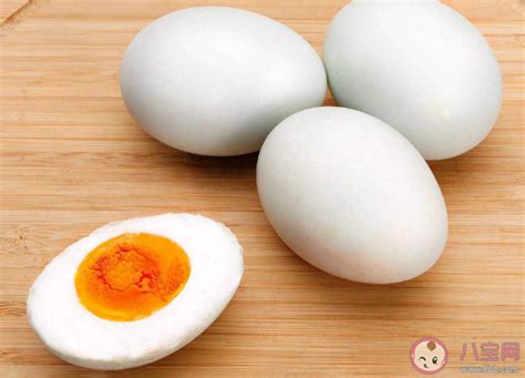 做咸蛋为什么都用鸭蛋 鸭蛋被腌制后营养会发生变化吗 _八宝网