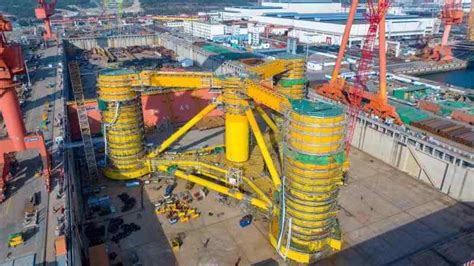 中国海油首座深远海浮式风电平台完成浮体总装_手机新浪网