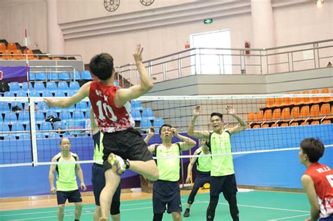 校女子排球队夺得第一届中国气排球公开赛大学生组冠军