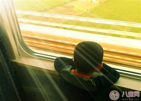 佛山铁路警方提示：未满14周岁儿童坐高铁应由成年人陪同_孩子_开平_冬令营