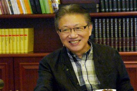 香港影视大佬向华胜因癌症去世 享年64岁 - 青岛新闻网