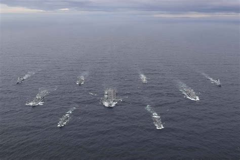 一个航母战斗群可以控制多大的海域？超出你的想象|航母|驱逐舰|辽宁号航母_新浪新闻