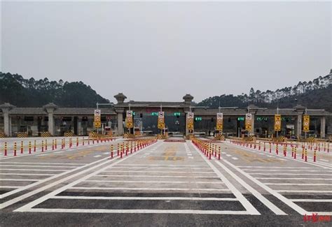 隆汉高速乐山港收费站将关闭3个月 交警提供绕行建议_手机新浪网