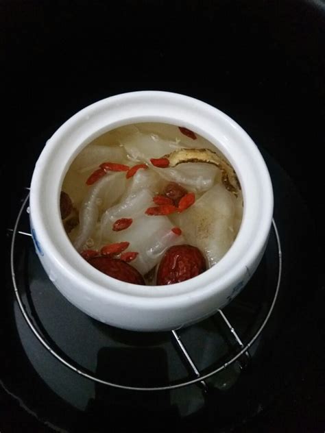【补气补血鱼胶汤的做法步骤图，怎么做好吃】xiao格_下厨房