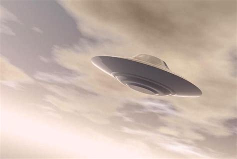美国再次公布UFO视频，并得到官方证实，有可能是“真实”存在|官方|录像|外星人_新浪新闻
