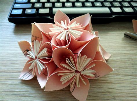 怎么做简单又好看彩纸花的手工制作图解教程_爱折纸网