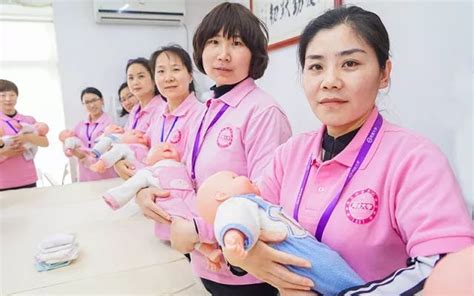 梅华街道悦城社区“南粤家政”母婴护理师培训开班