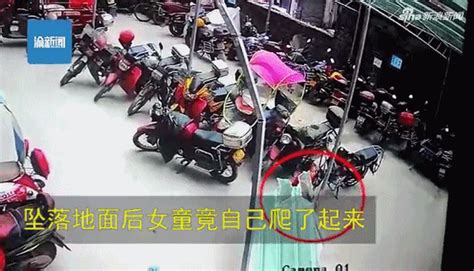 电影都不敢这么拍，重庆一6岁女孩从26楼掉下来从地上爬起来走了__凤凰网