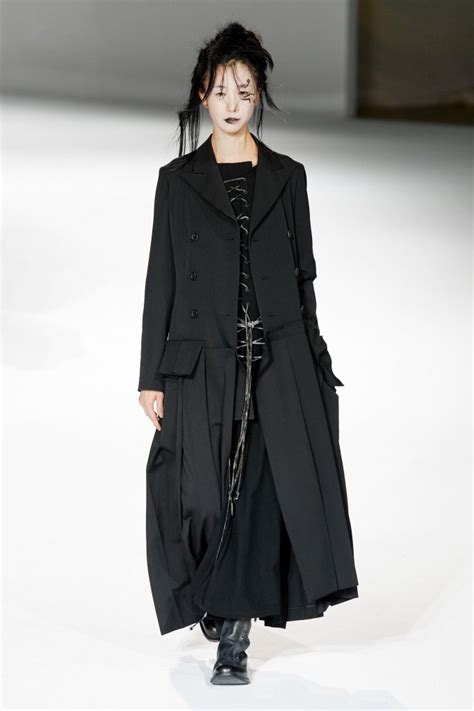 浪漫细节暗黑哥特风-哥特 Gothic-天天时装-口袋里的时尚指南