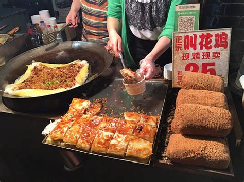 江汉路水塔小吃街几乎没有本地美食？
