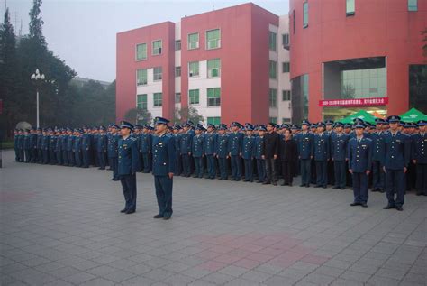 后备军官学院空军节举行升旗仪式