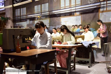 老重庆的工厂时代，50至80年代工人阶层的工作生活场景
