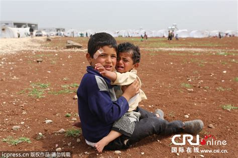 心碎：逃亡路上的叙利亚难民儿童[1]- 中国日报网_新浪新闻