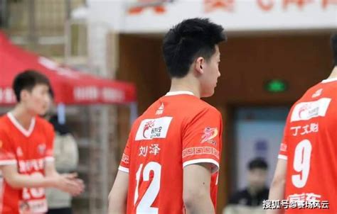 中国男排公布挑战者杯18人大名单 联赛MVP继续缺席_东方体育