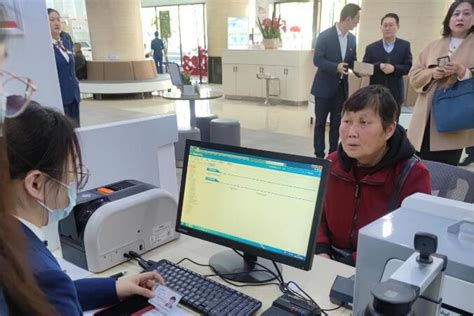 市人社局与蚌埠农商银行举行“社银一体化”签约_手机新浪网