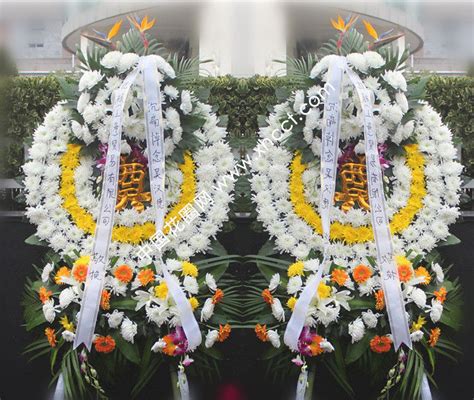 图集丨郑州地铁沙口路站现鲜花与悼念卡 解放军战士附近街道执行清淤任务 | 每经网