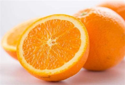 橙子好处多多，冬天吃有6大功效，但也有六大禁忌，吃对才健康！