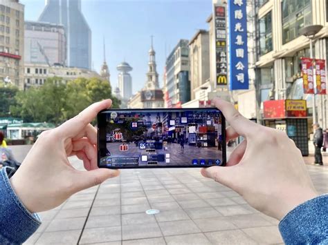 虚拟现实融合！南京路步行街带上AR功能，能玩游戏能导购！
