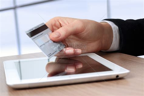 联动优势 - 便捷出行信用卡 在线申办尽在银信宝 - 商业电讯-联动优势,银信宝,便捷出行,信用卡服务助手,信用卡在线申请,