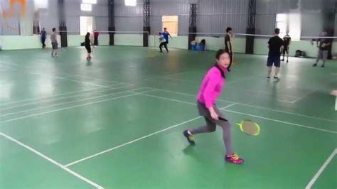 羽毛球教学视频 杜杜教练教你全场步伐 米字步训练
