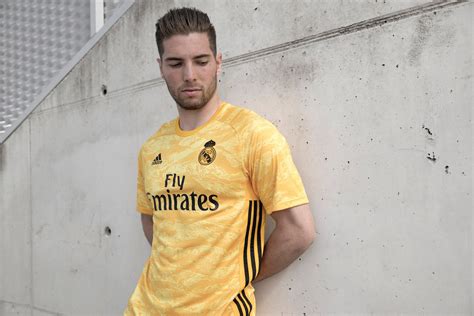 皇家马德里发布2017/18赛季主客场球衣 - 球衣 - 足球鞋足球装备门户_ENJOYZ足球装备网