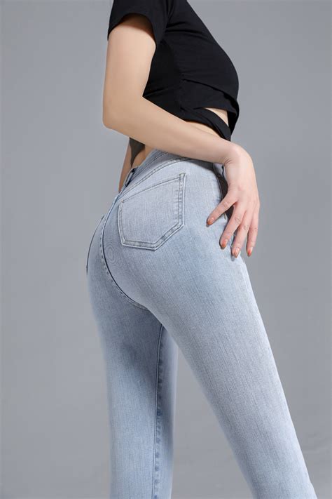 日本女人为什么那么爱牛仔裤？原来选对了搭配款式，就能这么时髦 - 知乎