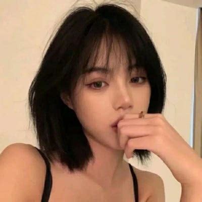 温柔脆弱女生头像