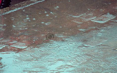 天突然下起了雨,一场什么的雨-百度经验