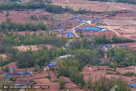 科普 | 彝族传统建筑营造技艺（凉山彝族传统民居营造技艺）：散落在山间绿野里的“凝固的音符”