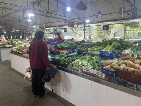 新春走基层|探访西南最大农产品批发市场：蔬菜由两天一发变为一天一发 - 川观新闻