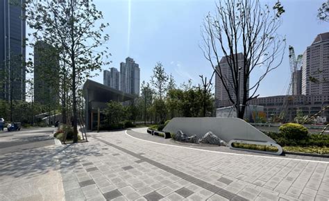 进入建设快车道，上海金融街现代城市综合体将于今年年底全面建成开放