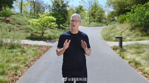 苹果CEO库克现身北京三里屯店，引发顾客阵阵欢呼-苹果|CEO|库克|快资讯-鹿科技