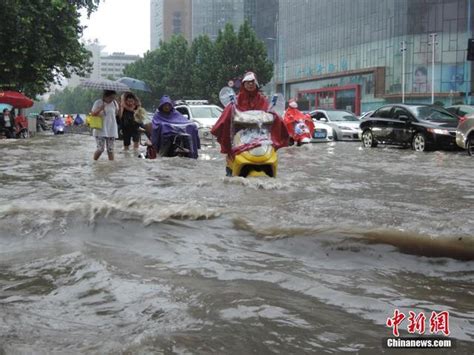 看海！广州今日午后突降暴雨 市区多处水浸严重-新闻频道-和讯网