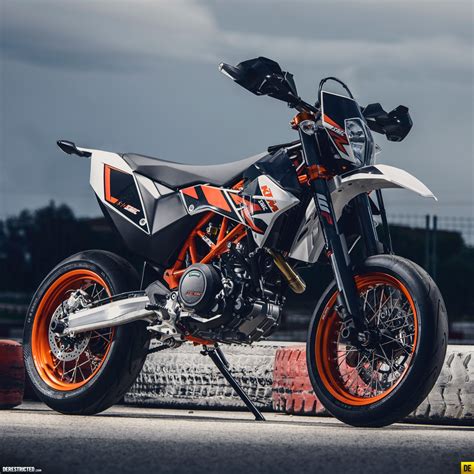 Pricing released for 2019 KTM 690 SMC R and Enduro models