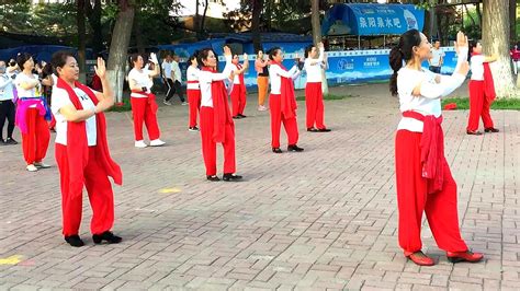 糖豆广场舞课堂《十送红军》经典老歌古典舞_腾讯视频
