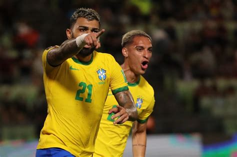 从未缺席！ 世界杯预选赛南美区巴西1比0小胜哥伦比亚……|巴西|世界杯预选赛|哥伦比亚_新浪新闻